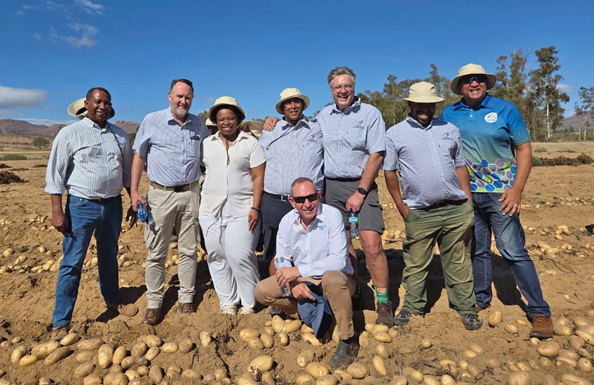 The Jeena Farming (Pty) Ltd group along with Potatoes SA and other stakeholder representatives.
